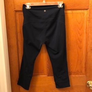 Lululemon navy blue Capri legging